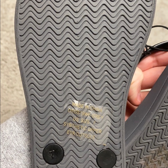 brand new gray flip flops - Picture 2 of 3